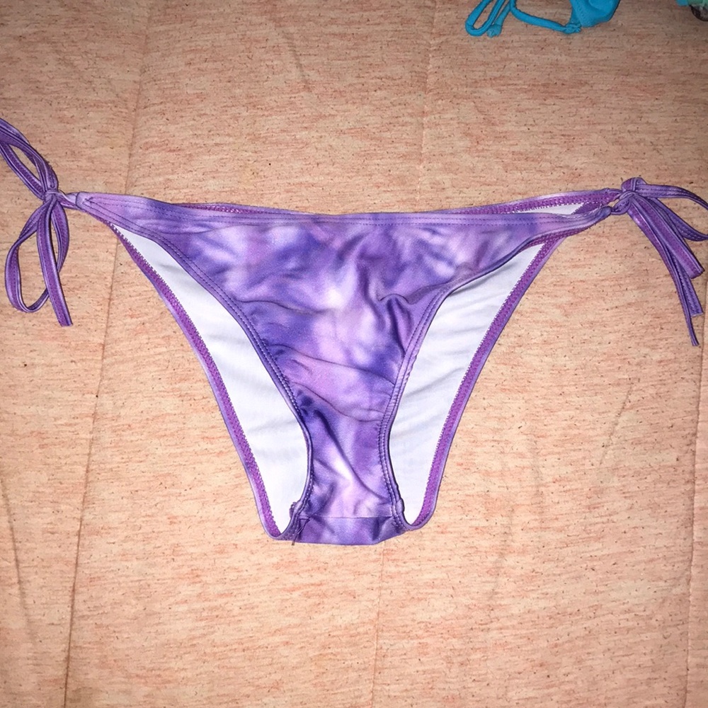 Halter top bikini set - Picture 4 of 4